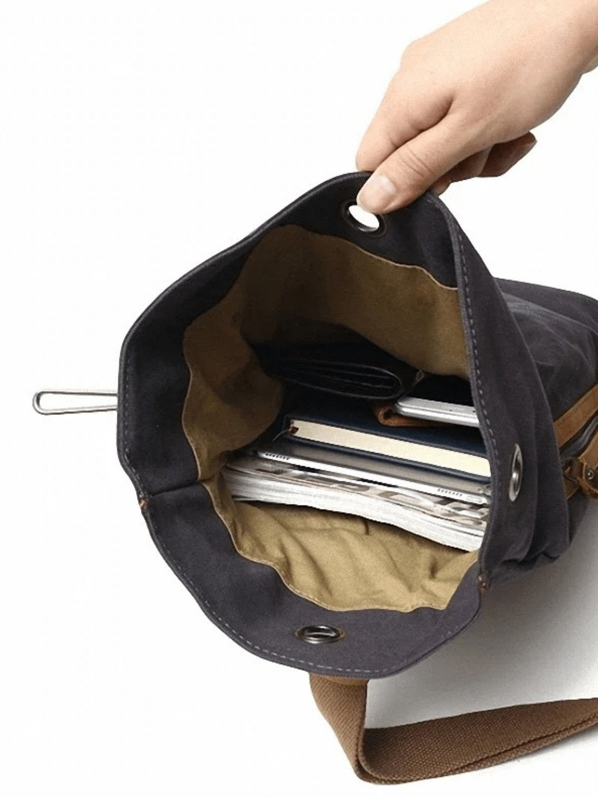 Sac bandoulière vintage en toile grise vue intérieure nuage