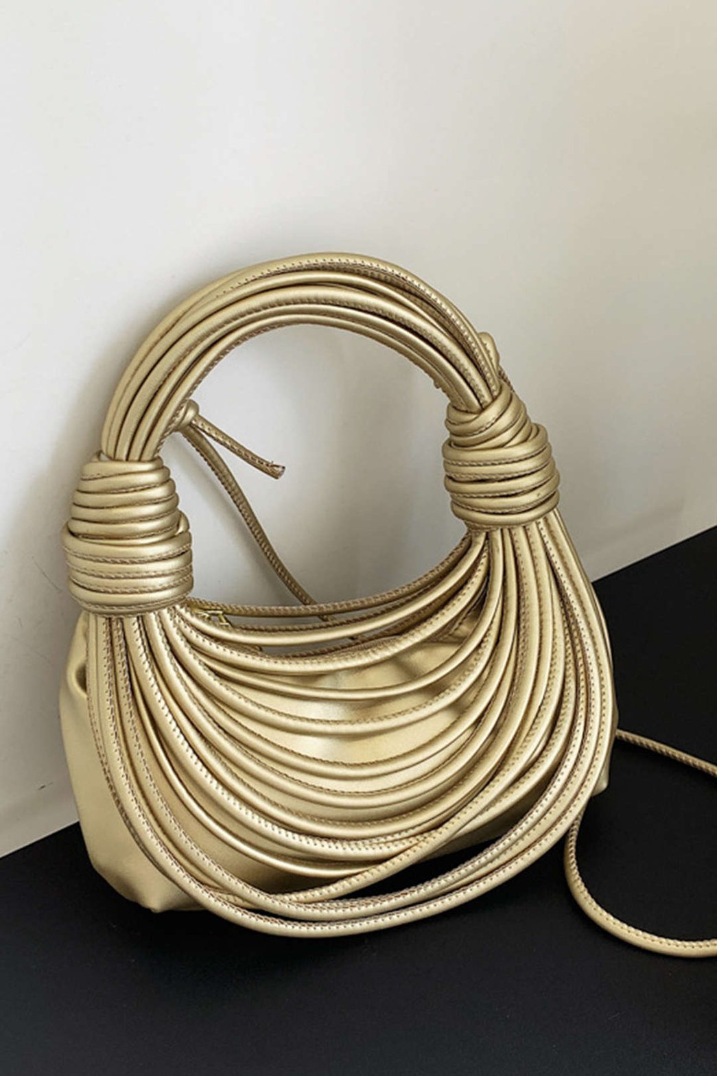 Sac hobo doré métallisé élégant doux