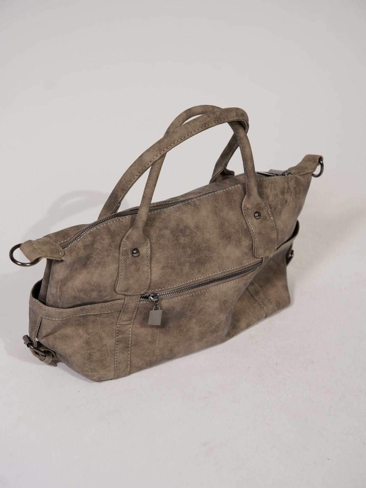 Détail couture du sac charme