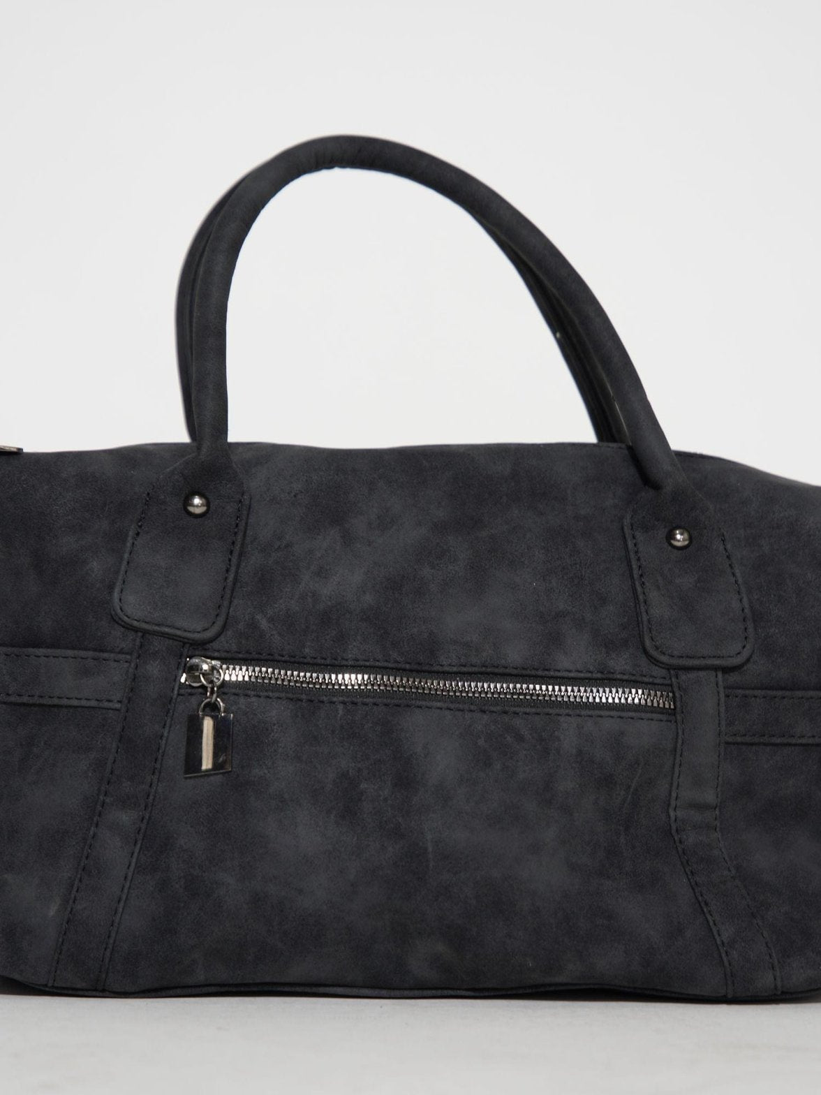 Vue détaillée du sac noir douceur