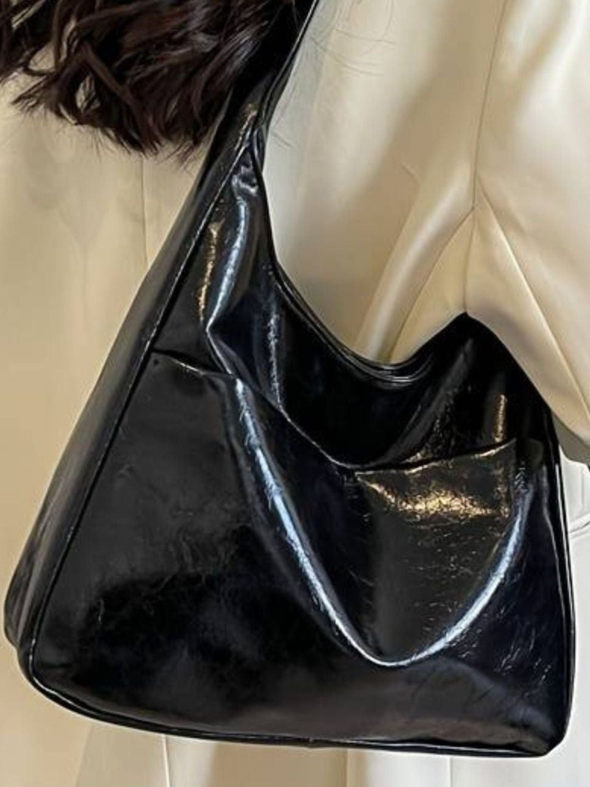 Vue intérieure du sac Mira avec poches élégance