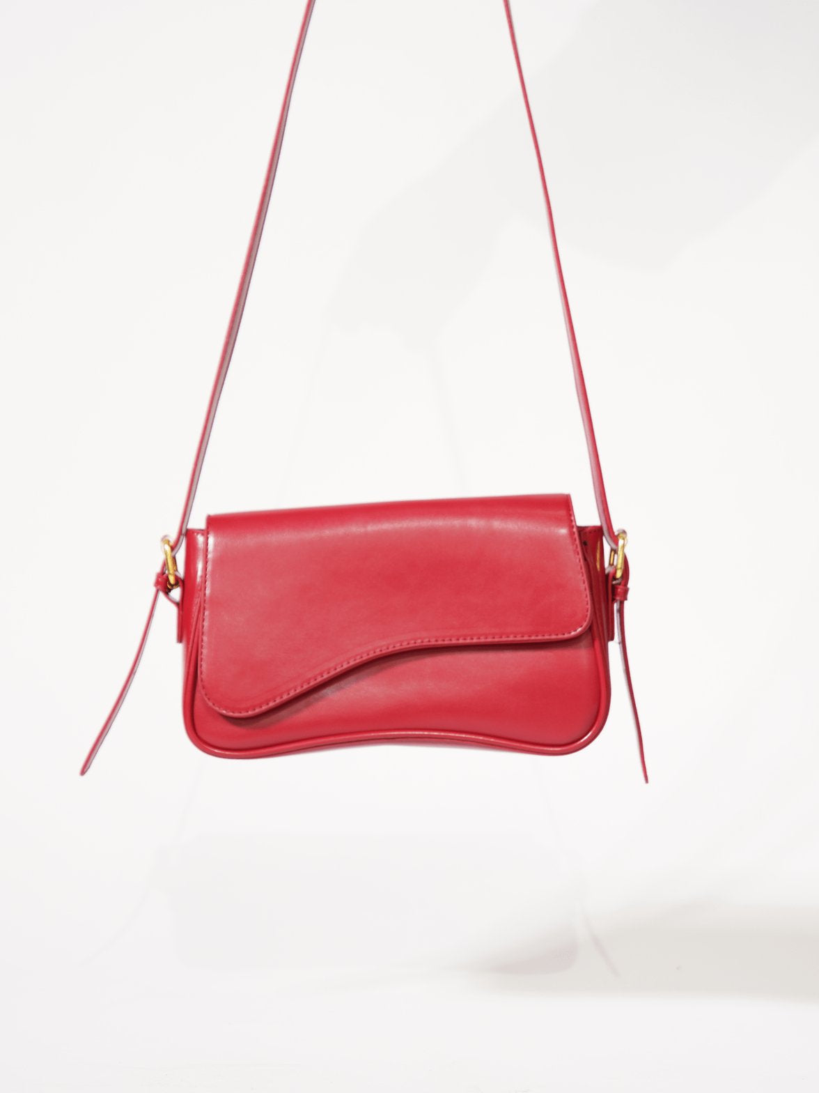 Sac à main élégant rouge papillon