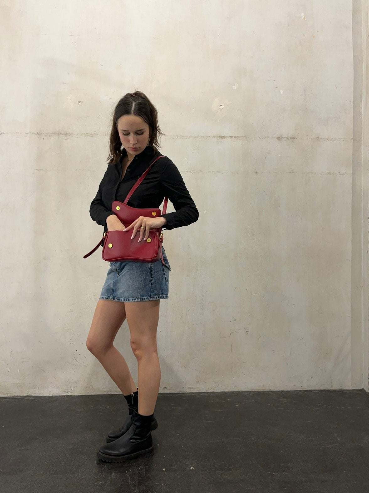 Portrait sac rouge cerise