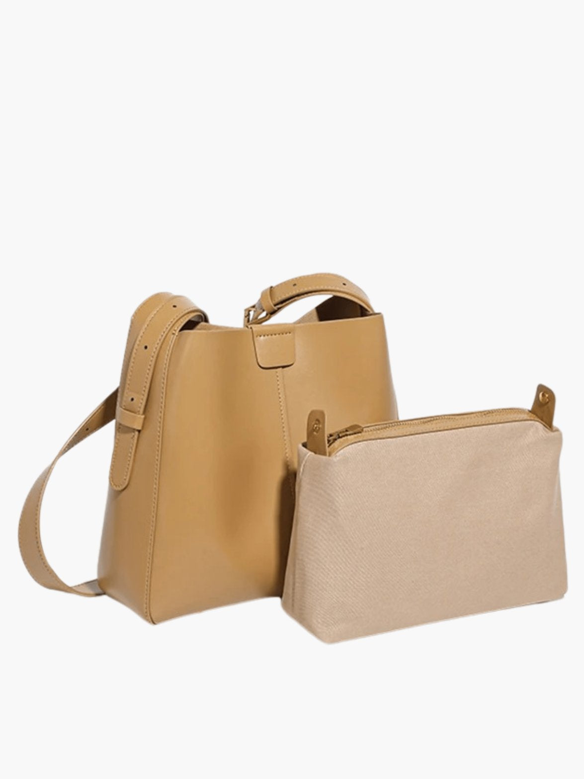 Sac seau en cuir camel porté épaule étoile
