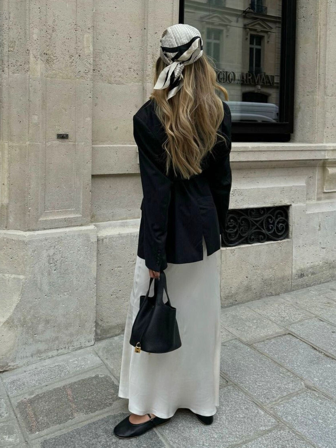 Sac seau avec accessoires dorés poésie