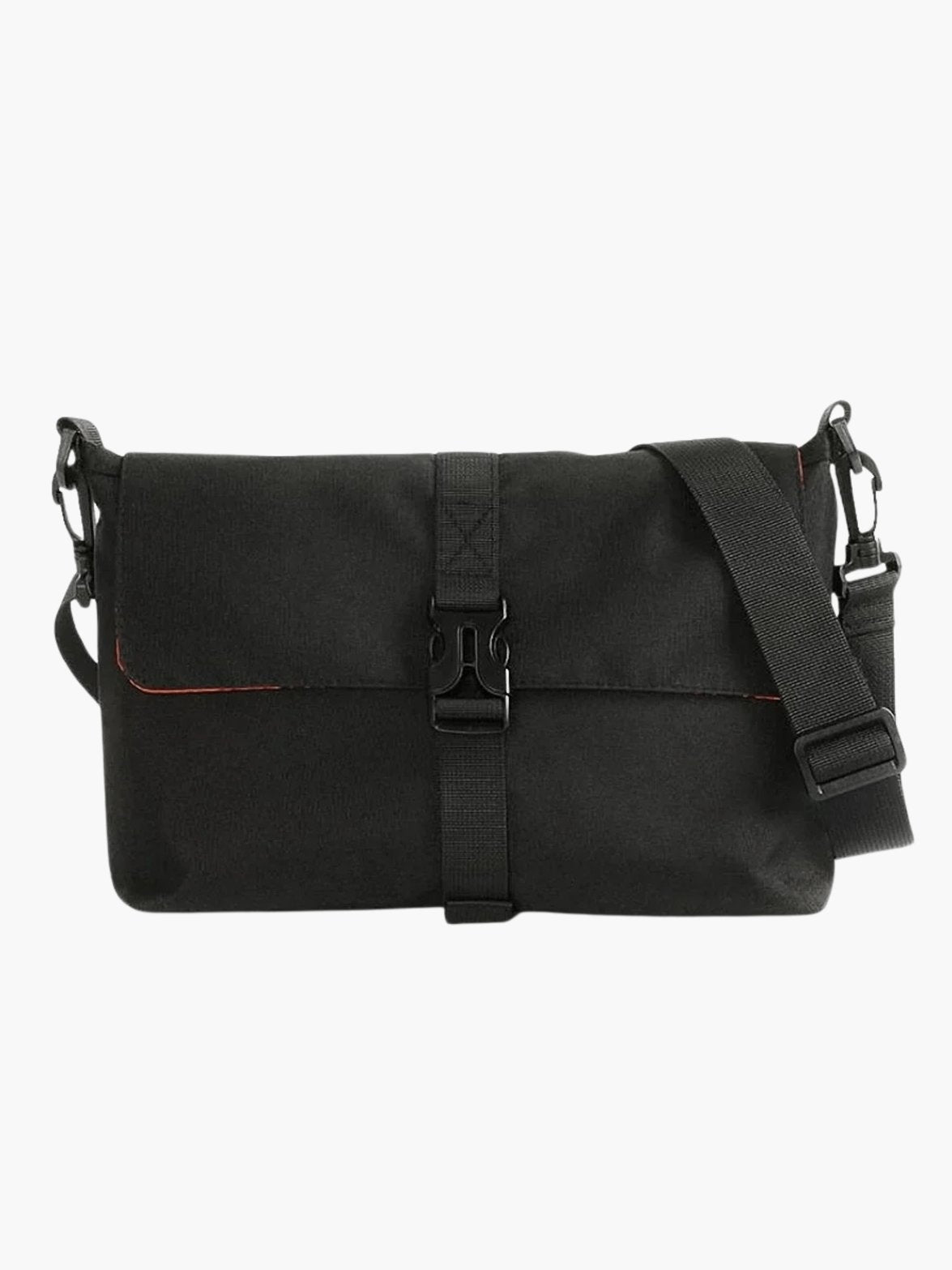 Sacoche messenger noire vue de face soleil