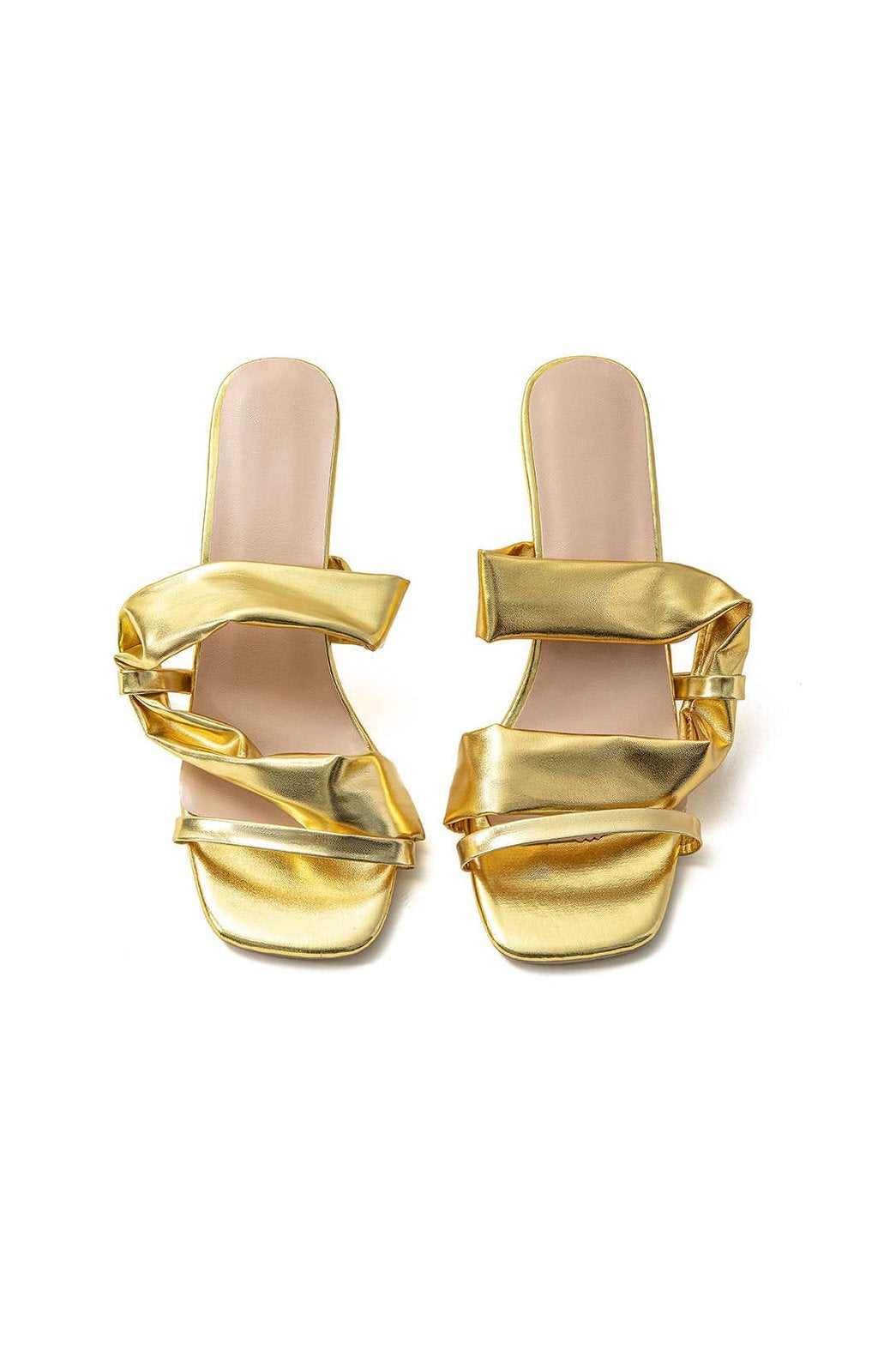 Sandales dorées portées arc