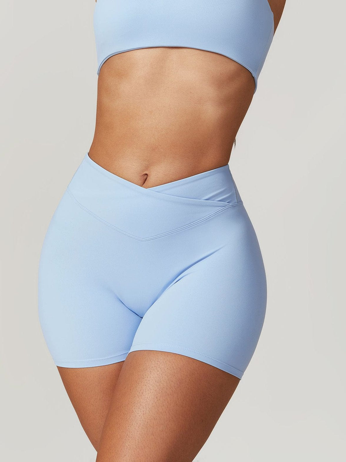 Short fitness moulant marron souplesse