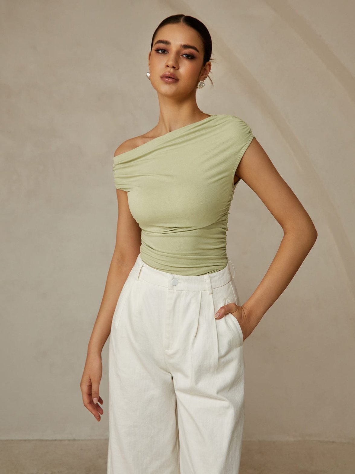 T-shirt asymétrique vert pastel doux