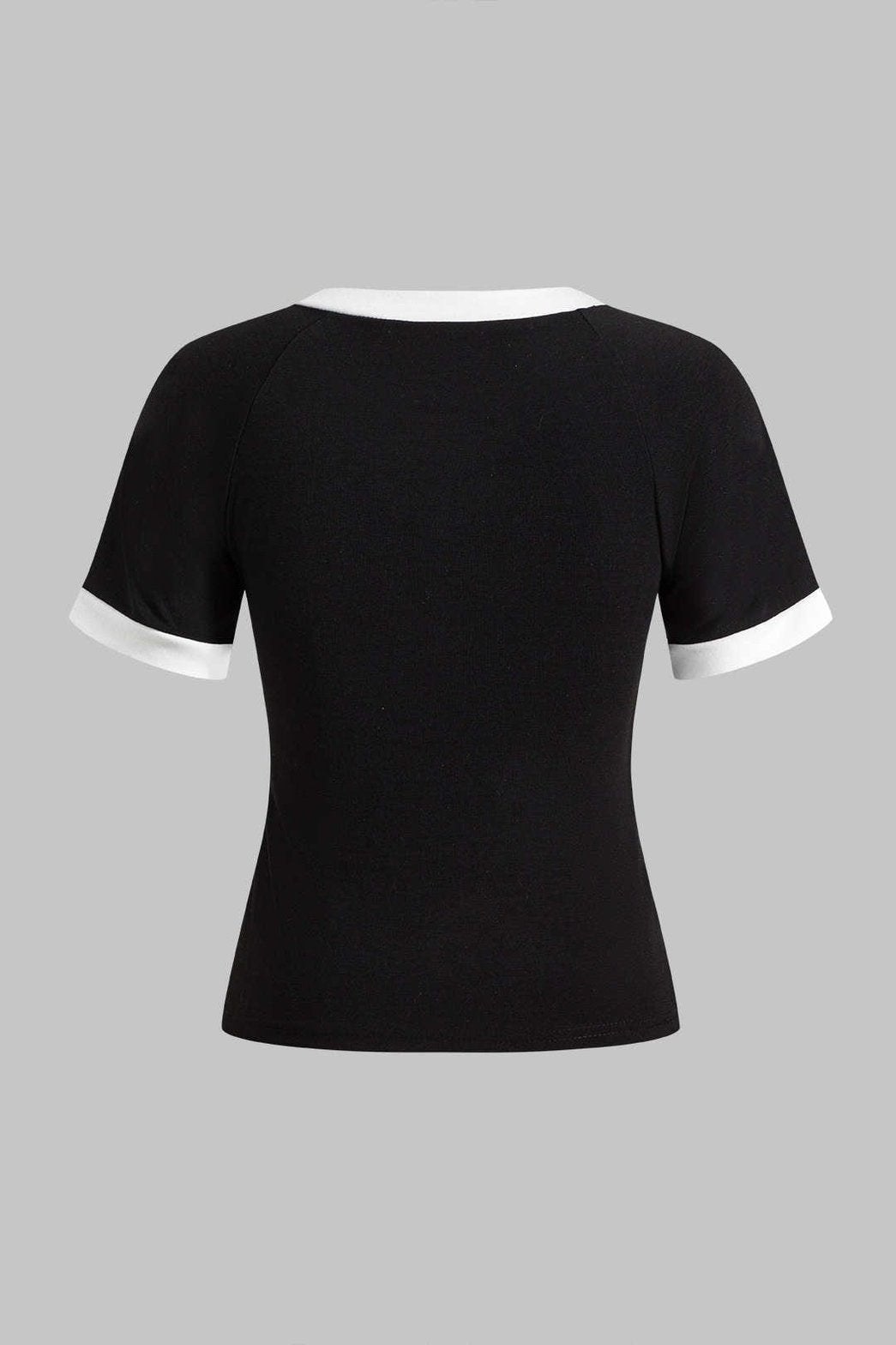 T-shirt fashion détail col blanc nuage