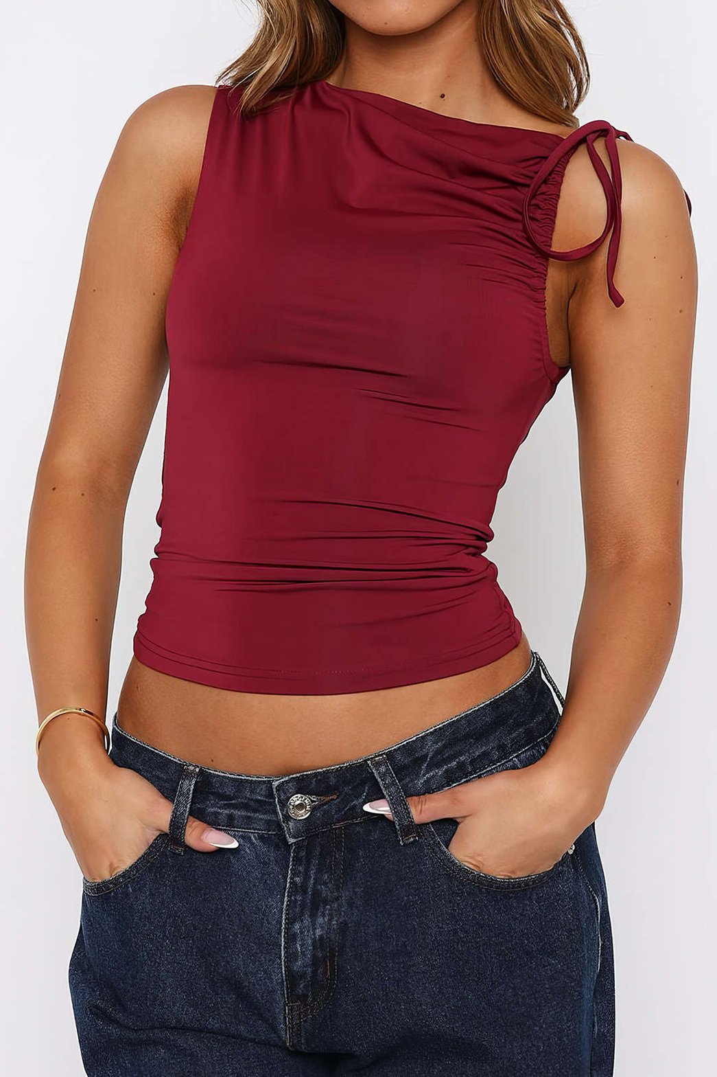 Top asymétrique bordeaux vue de face soleil