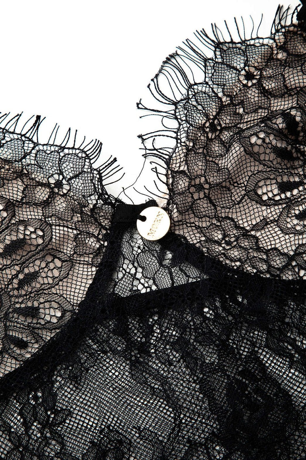 Top dentelle sophistiqué opale