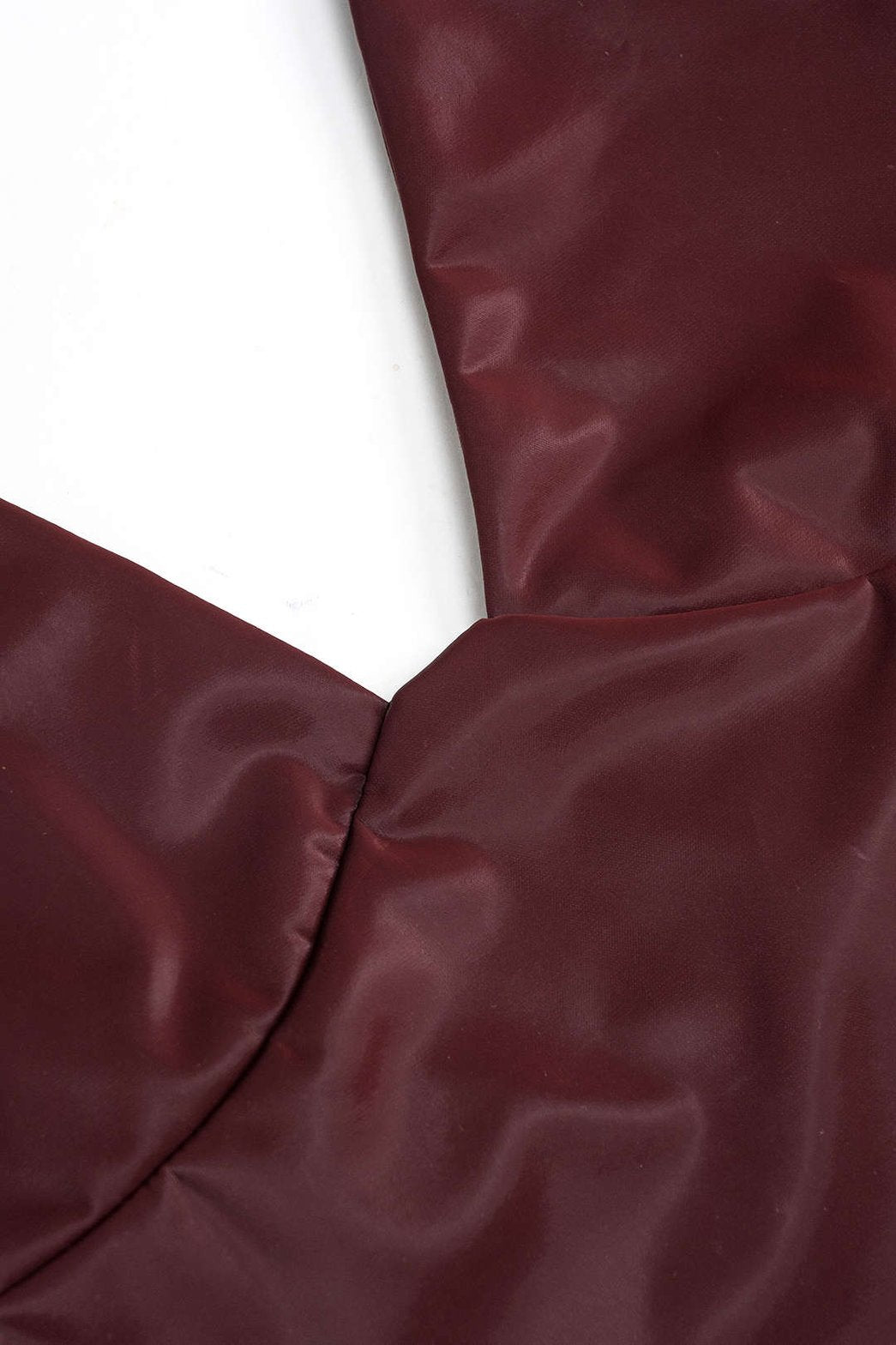 Top cami effet cuir bordeaux vue de côté étoile