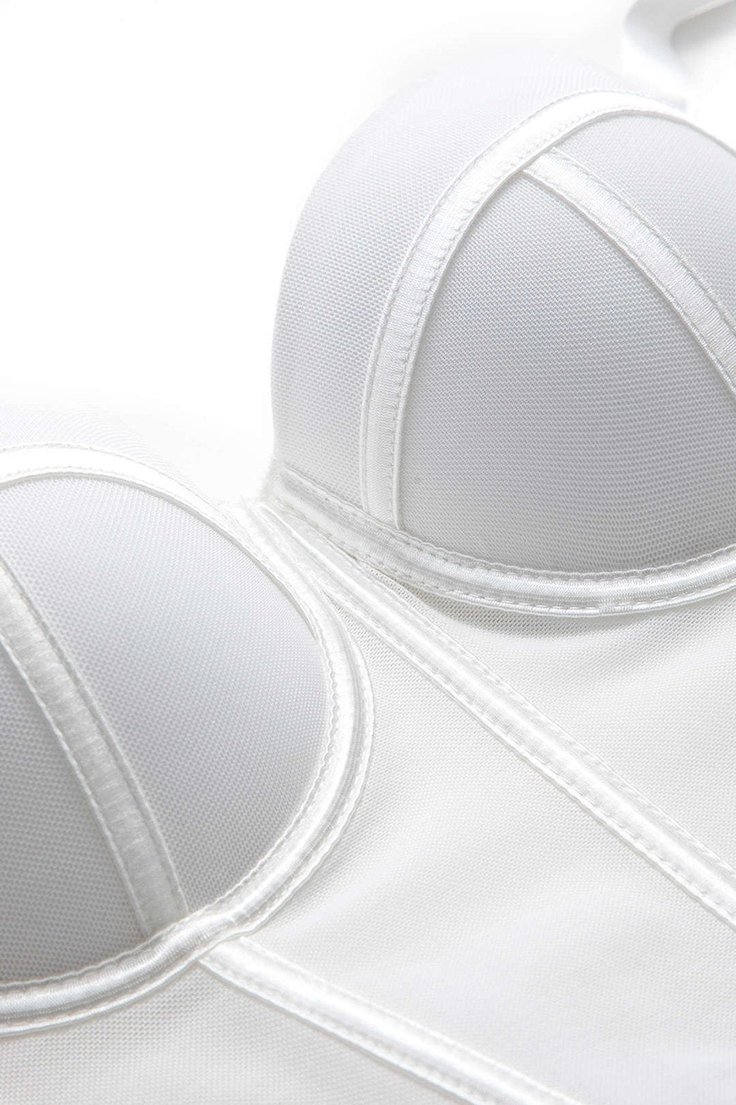 Détail des lacets du top corset cristal