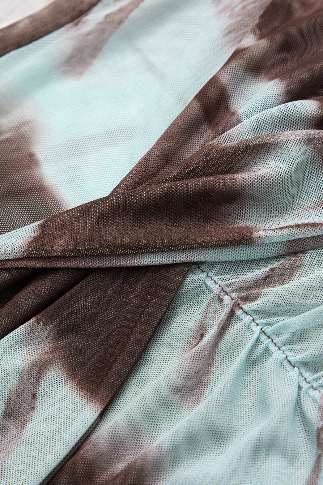 Top maille tie-dye torsadé porté crystal