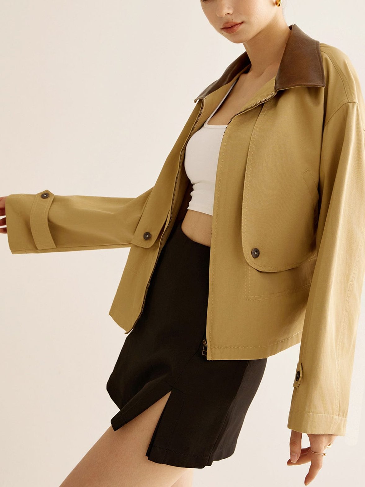 Trench moderne coupe droite sophistiqué harmonie