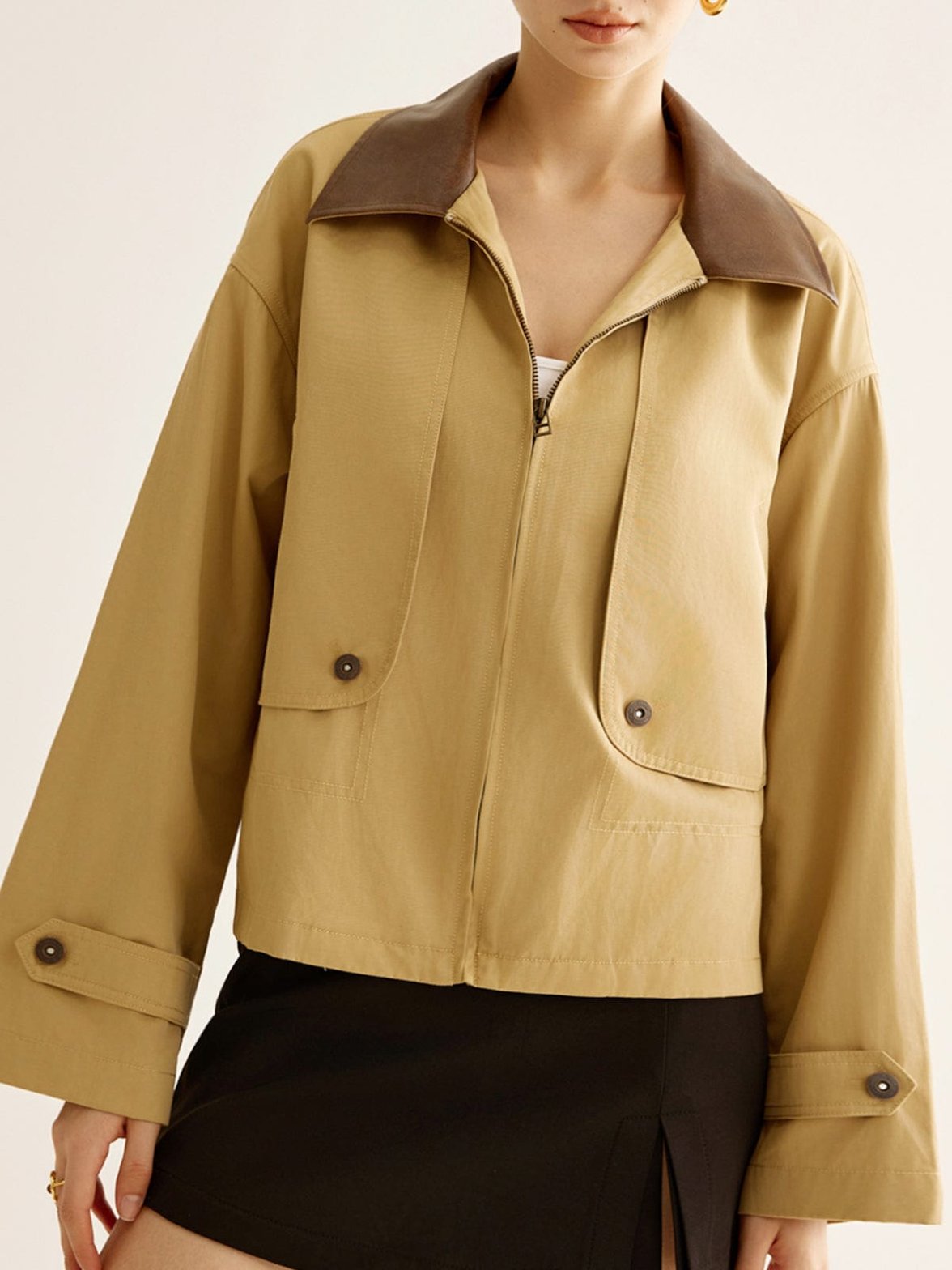 Trench beige vue de dos style grâce