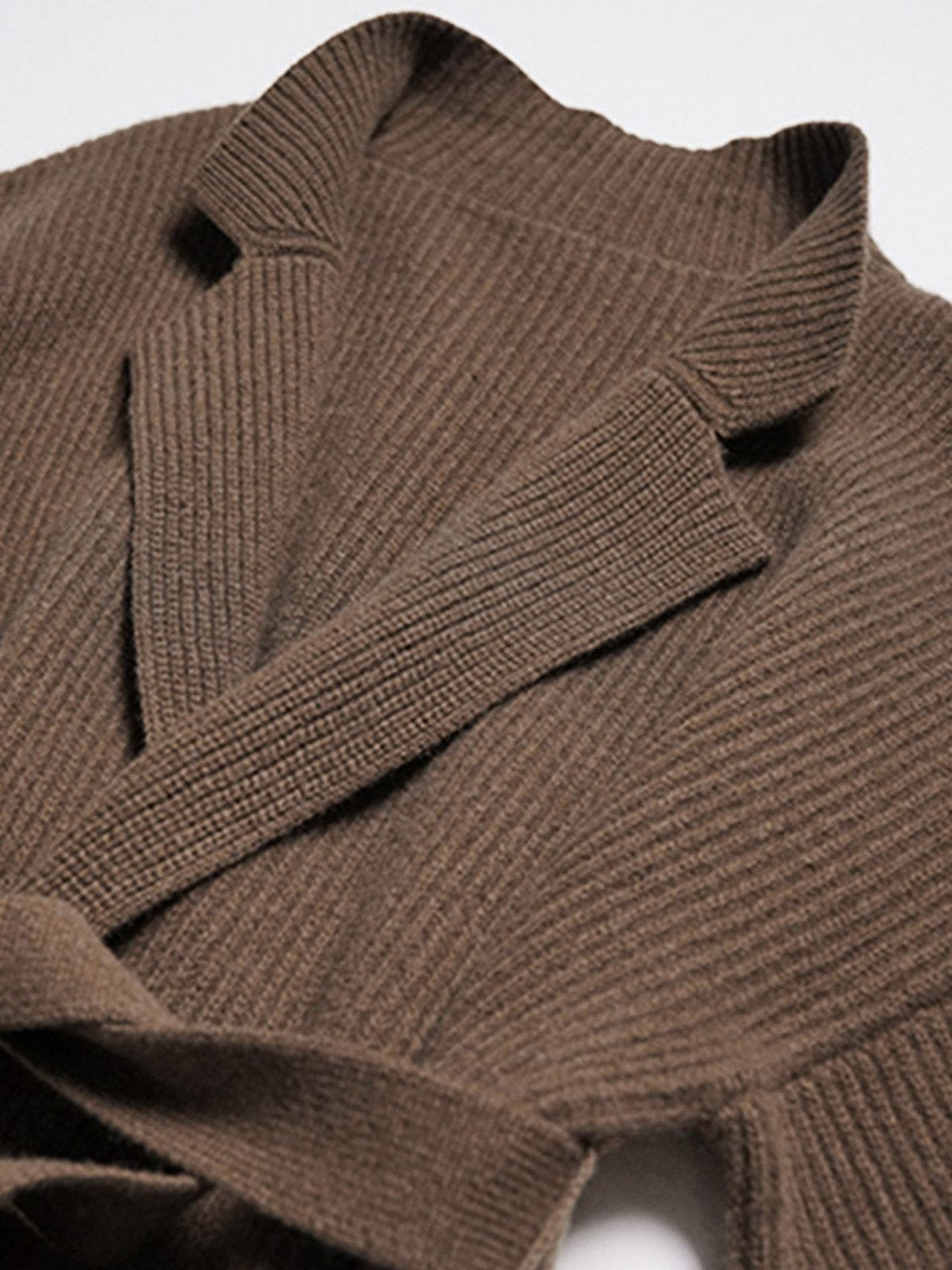 Vue latérale trench maille style