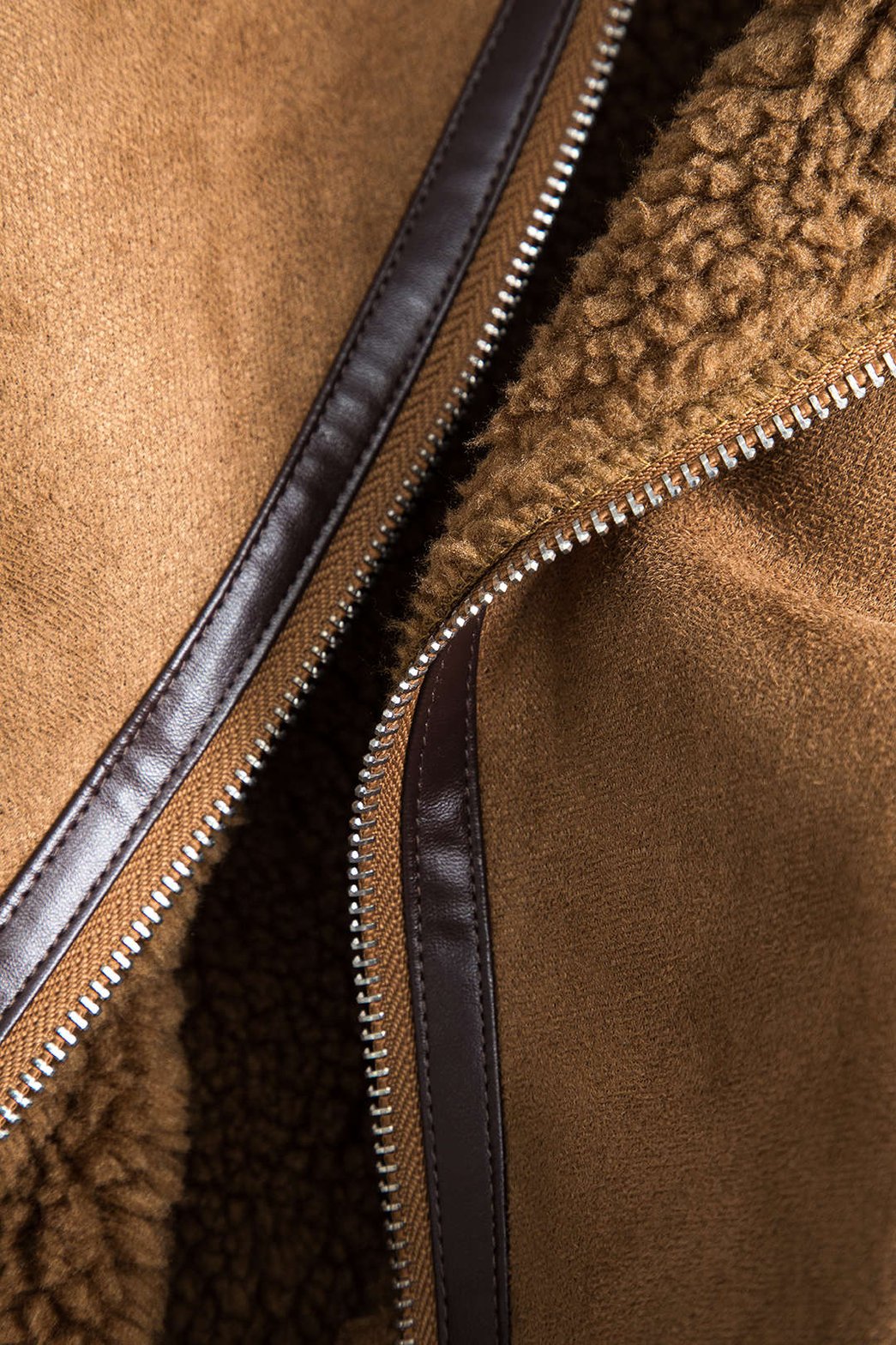 Détail ceinture veste suédine - Élégance