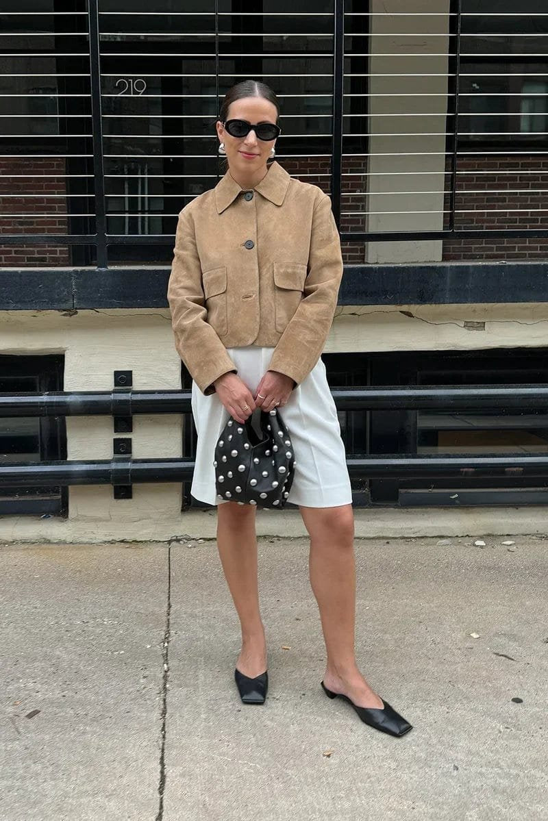 Détail du col de la veste beige harmonie