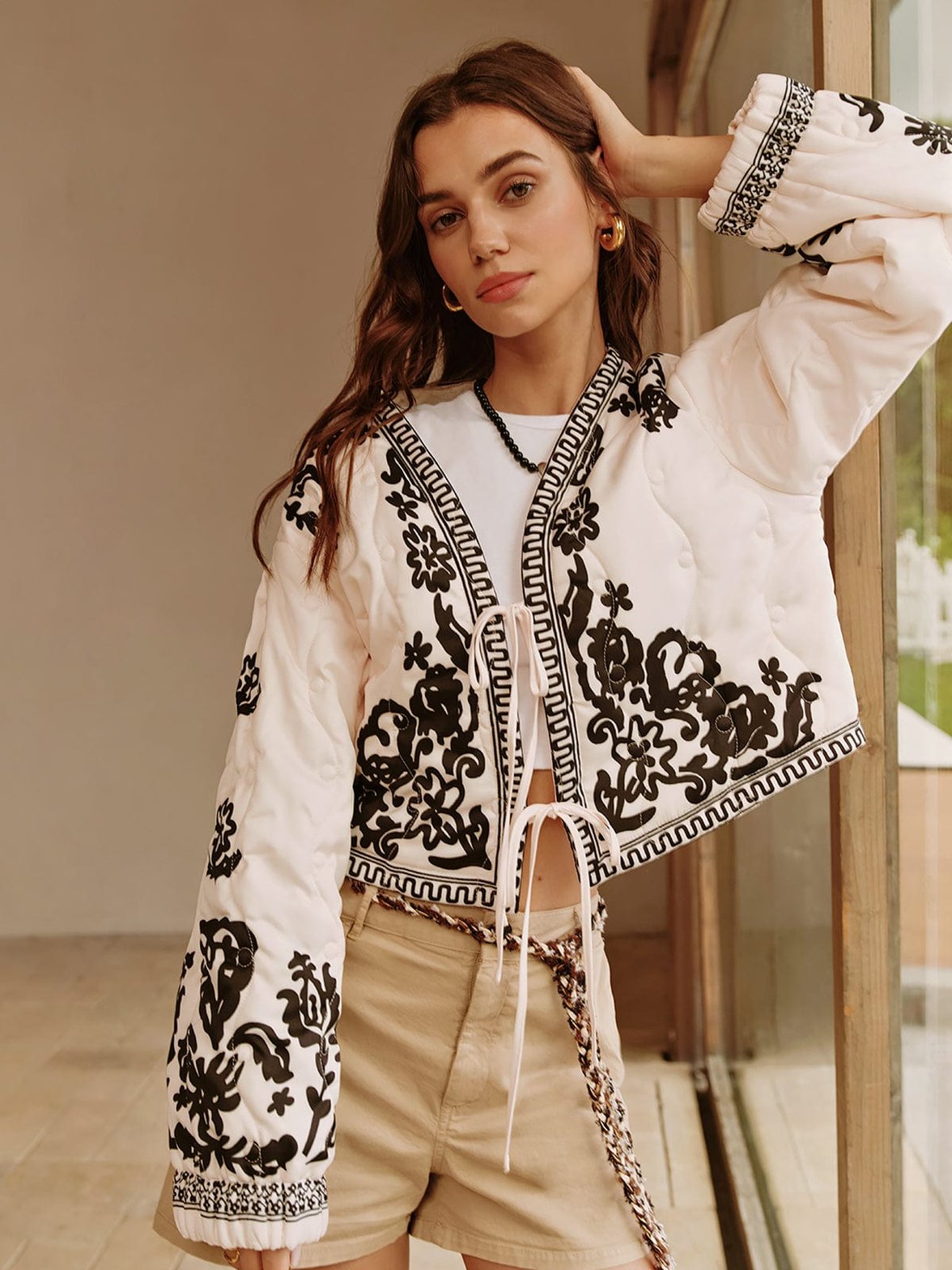 Veste bohème à lacets détail broderie lune