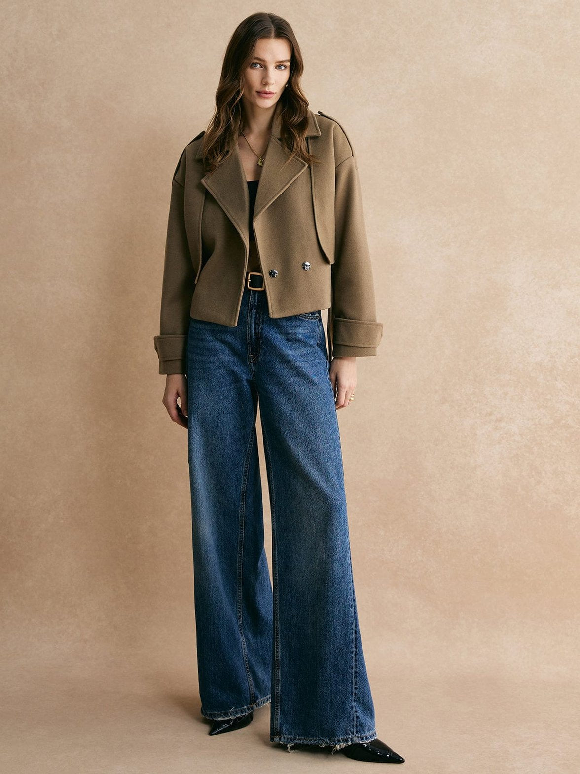 Veste courte vue latérale style