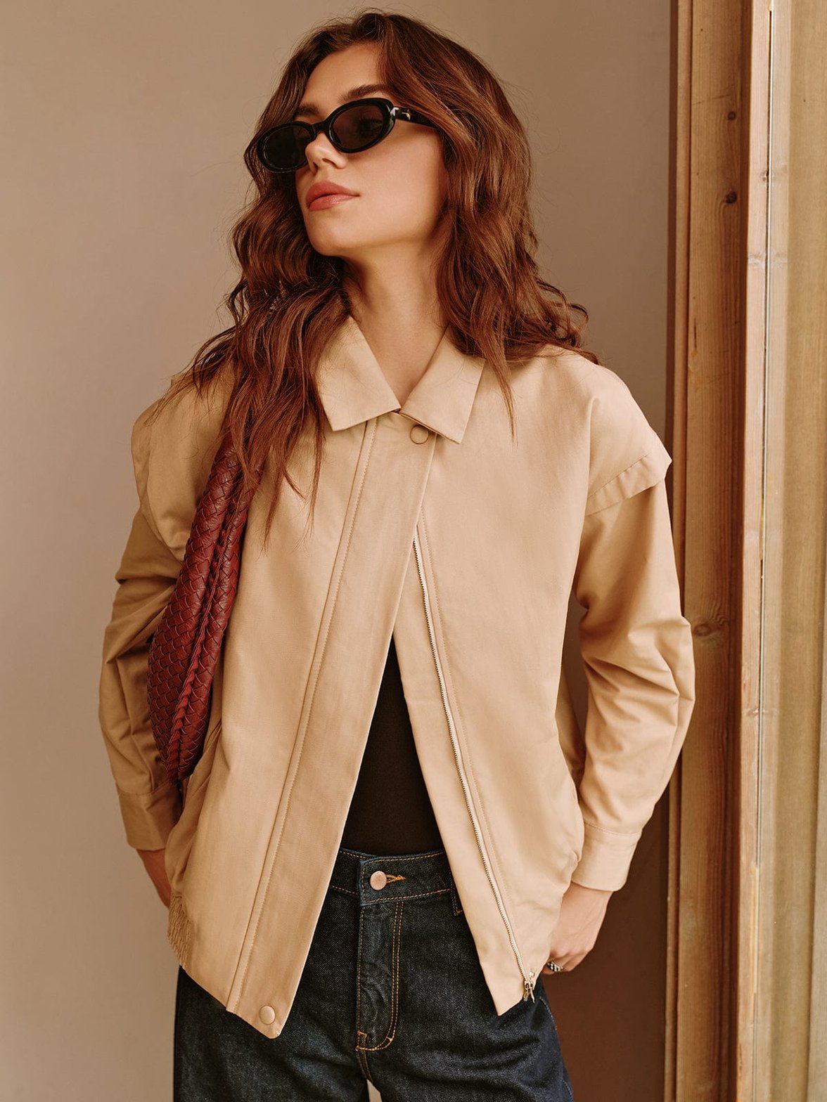 Veste courte zippée style urbain papillon