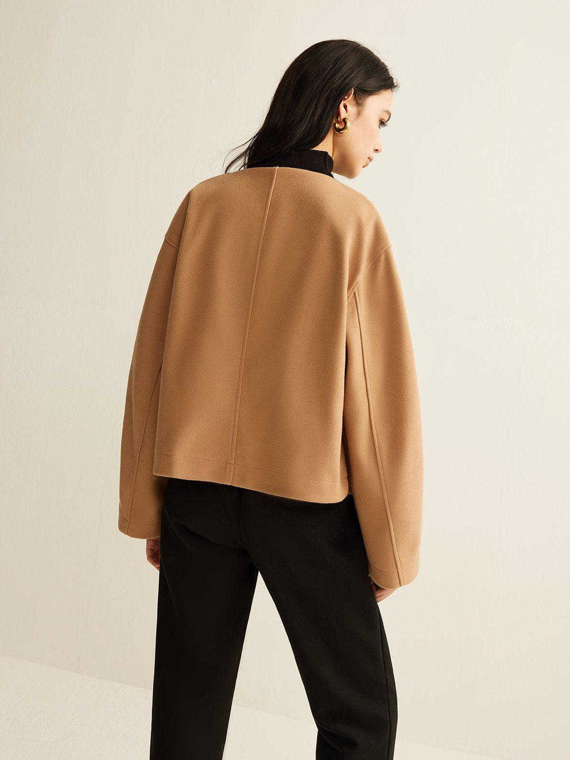 Veste minimaliste camel détail tissu harmonie