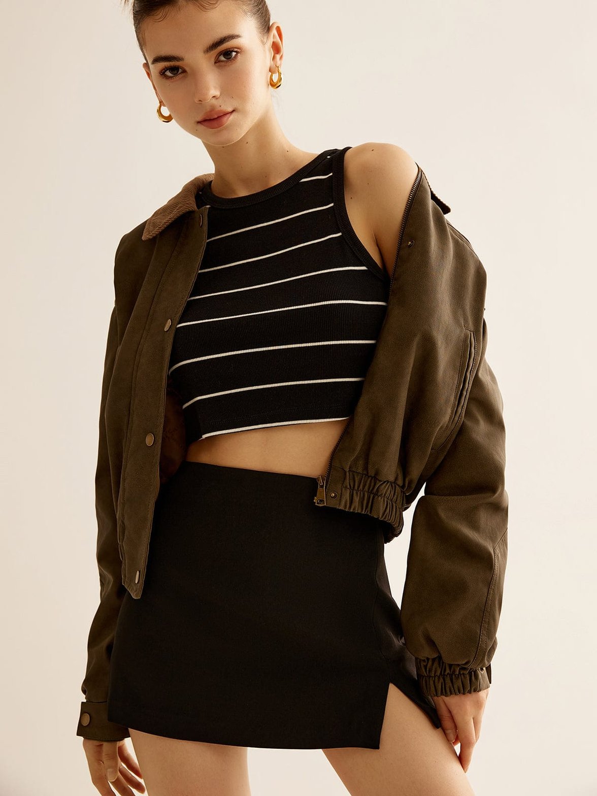 Veste courte marron détails velours moderne