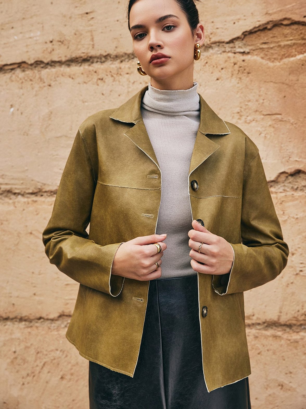 Veste courte style cuir vue de dos douceur