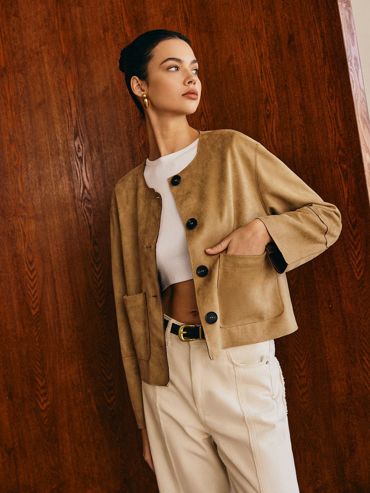 Détail poches veste daim camel harmonie
