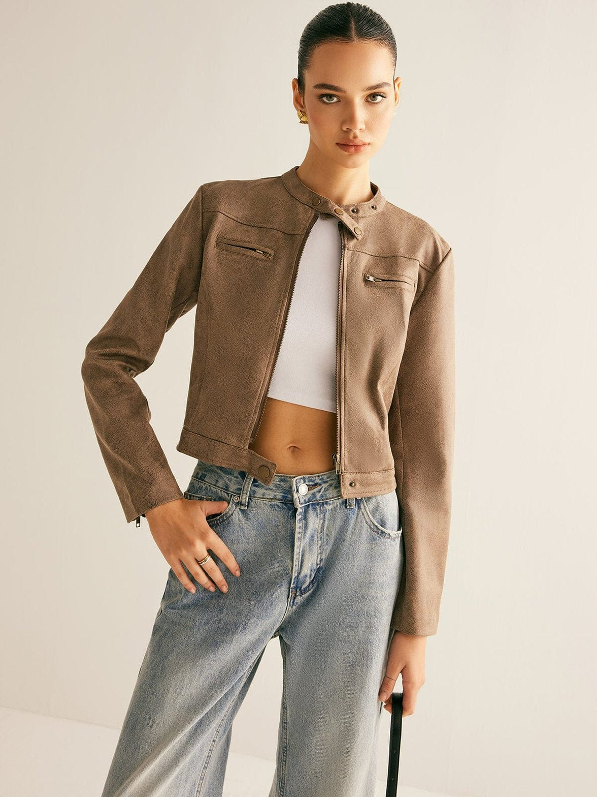 Veste courte marron en daim style motard élégant