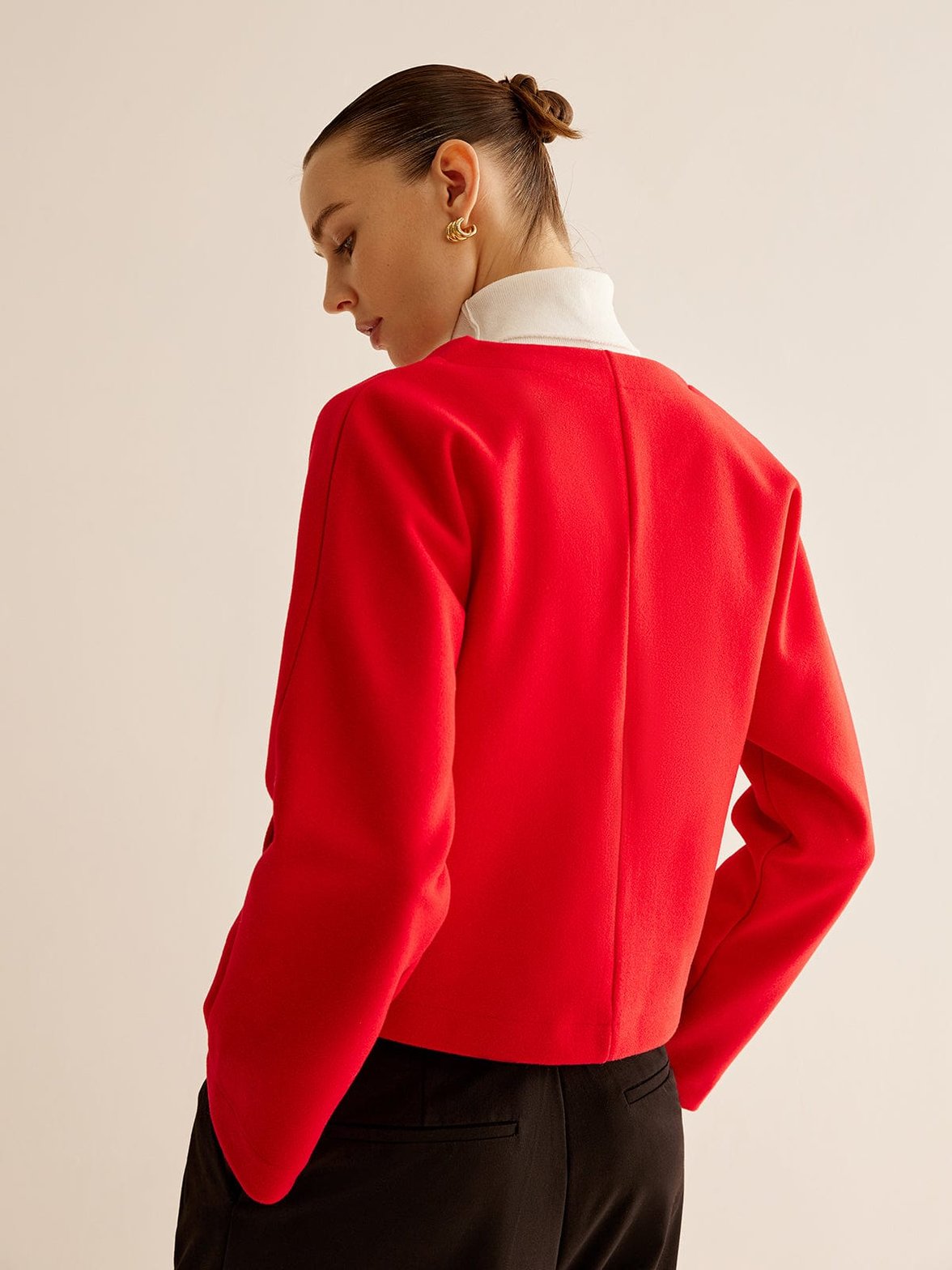 Veste croisée rouge détail manche brise