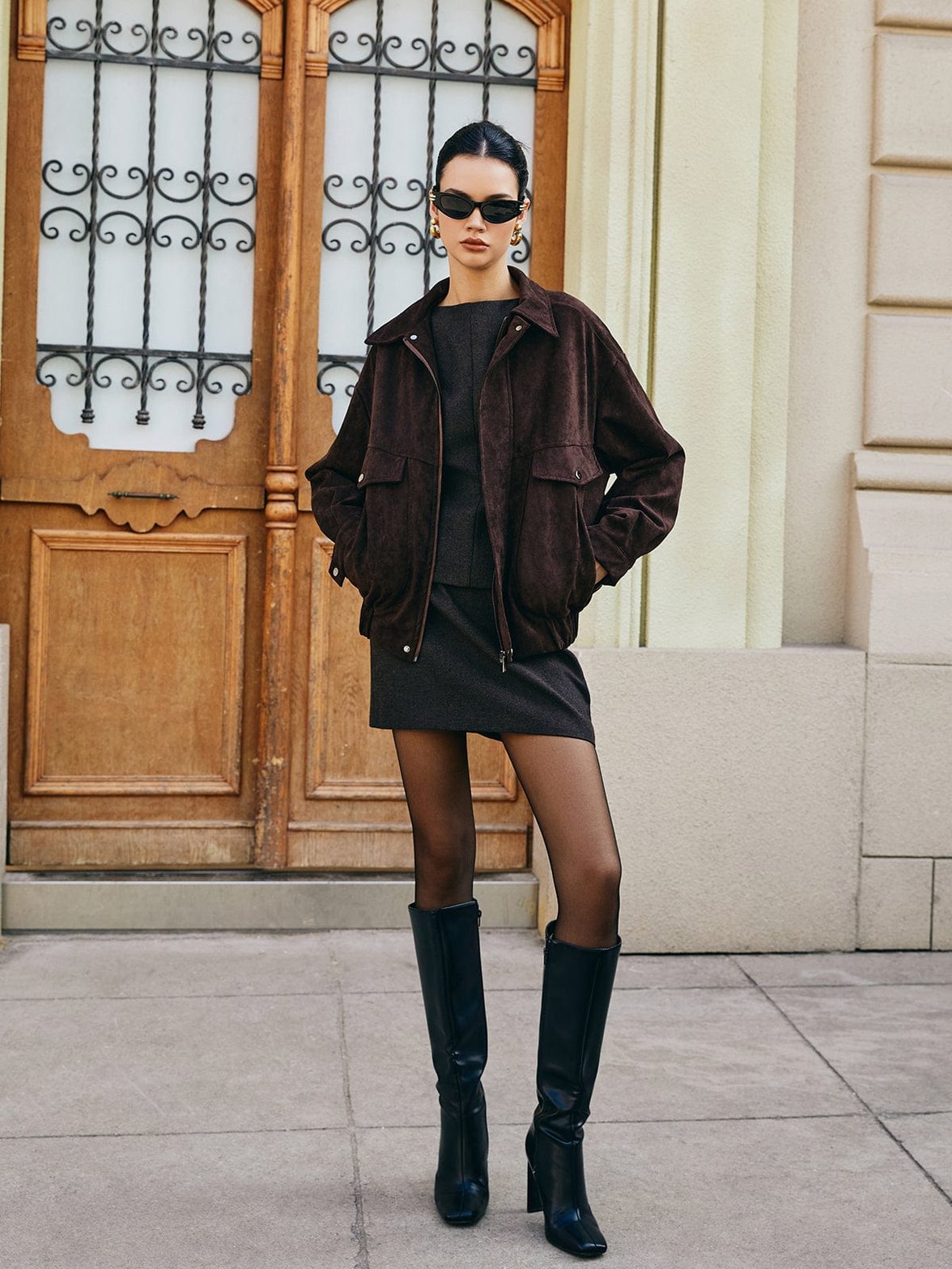 Veste zippée en daim vue de dos élégance