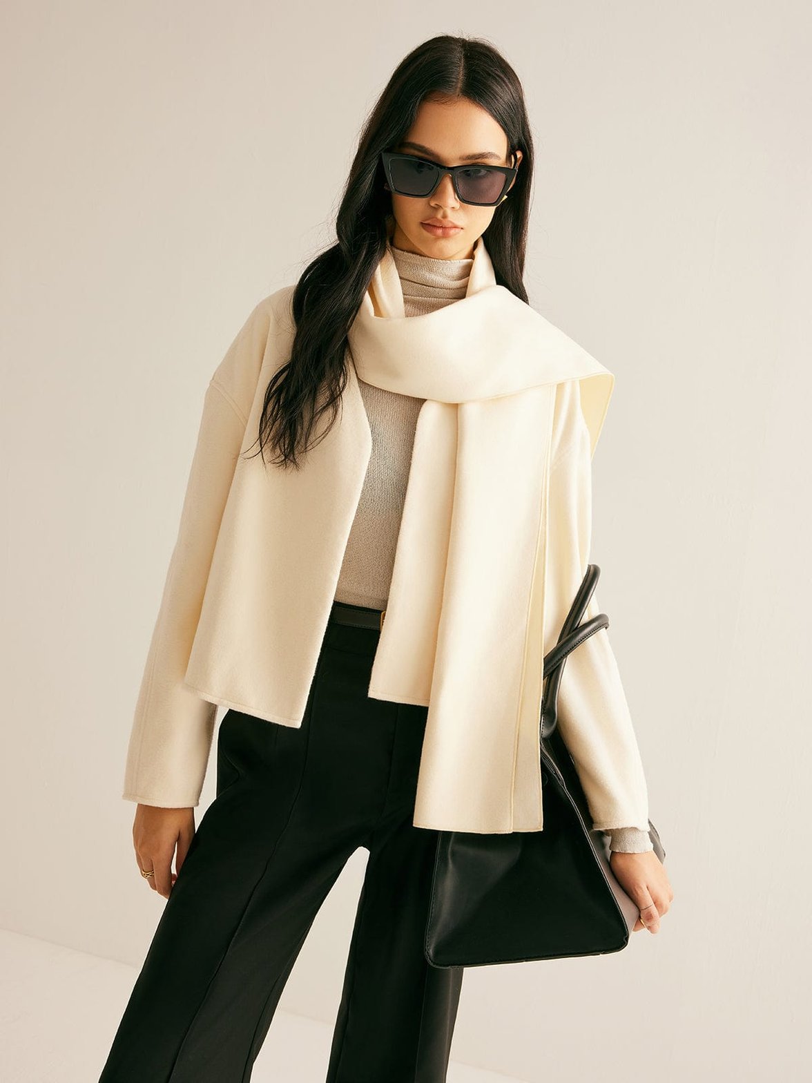 Veste élégante ivoire vue de profil harmonie