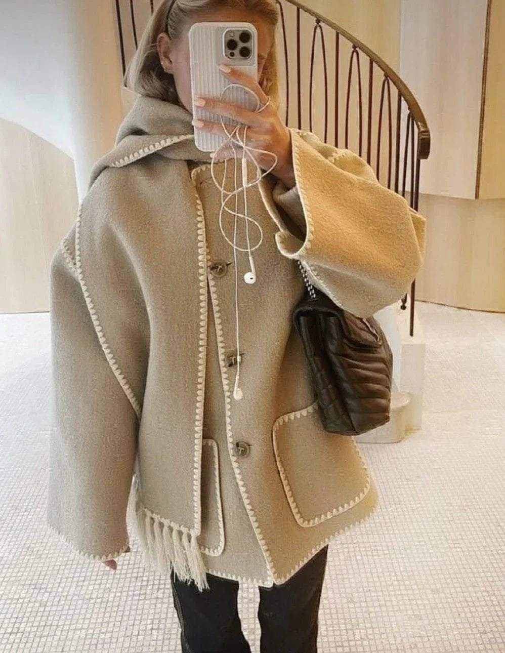 Veste Élégante avec Écharpe à Franges Intégrée