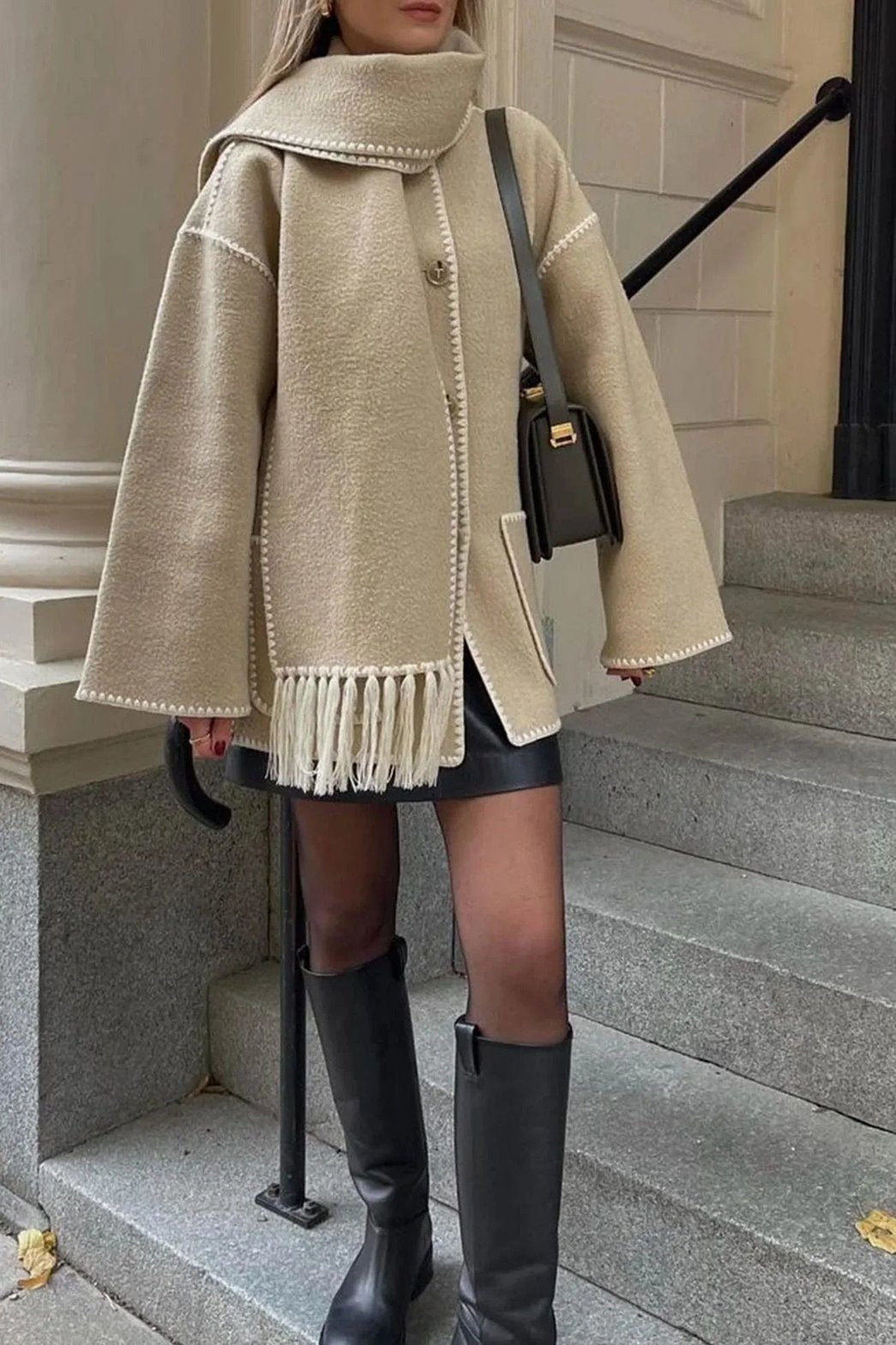 Vue de face veste à franges douceur