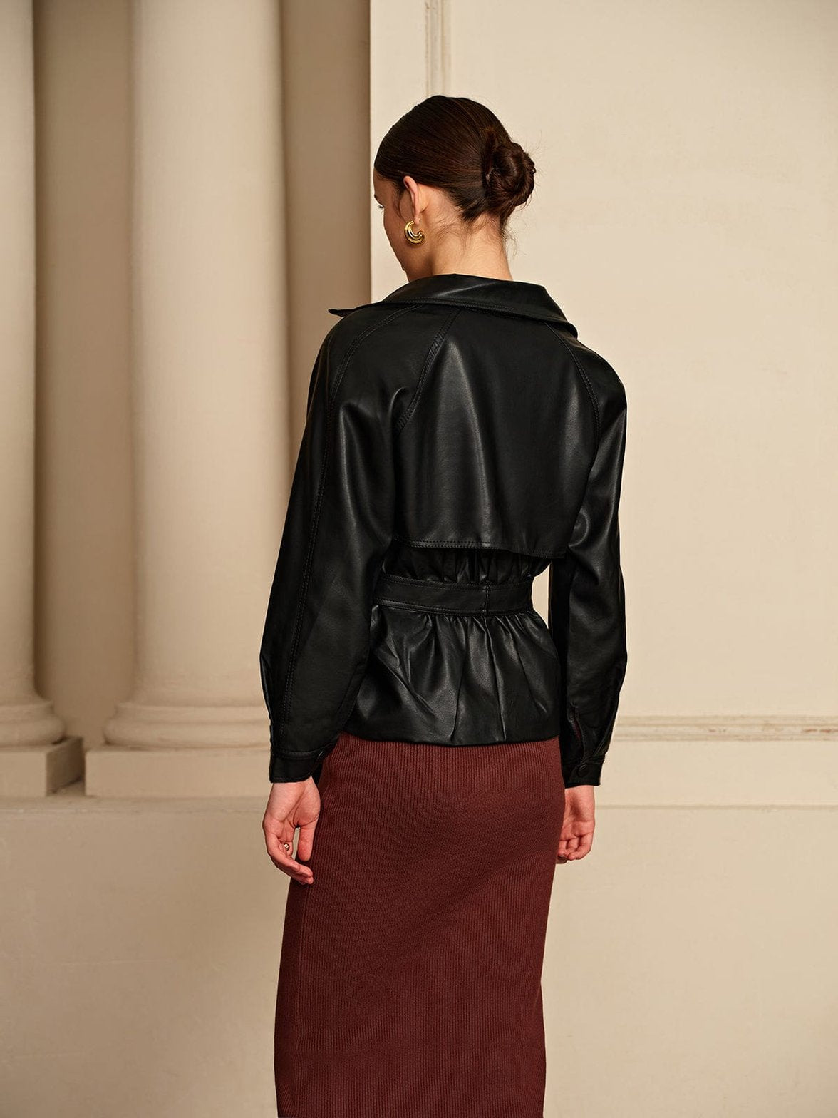 Veste ceinturée en faux cuir velvet