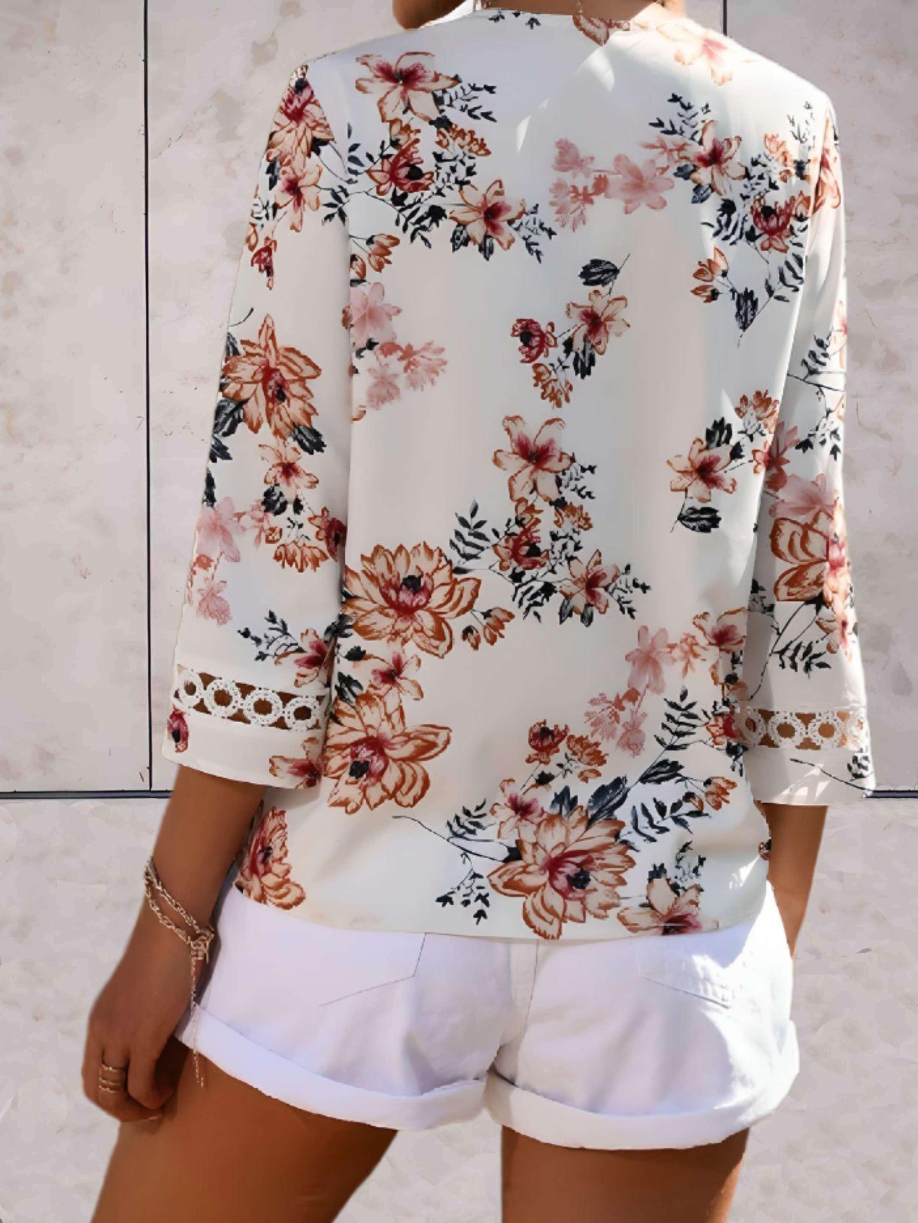 Blouse Femme Florale Légère - Col en V Flatteur et Chic