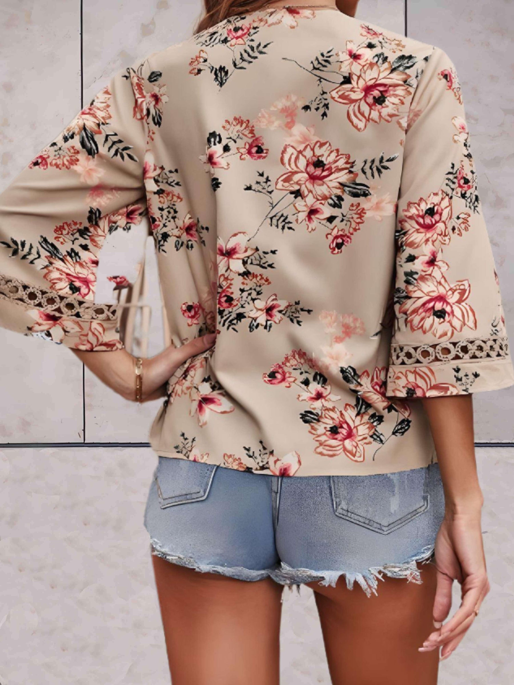 Blouse Femme Florale Légère - Col en V Flatteur et Chic