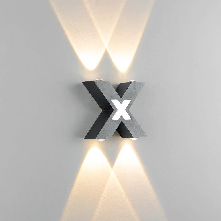 Applique Murale LED en Forme de X - Éclairage Extérieur Résistant aux Intempéries