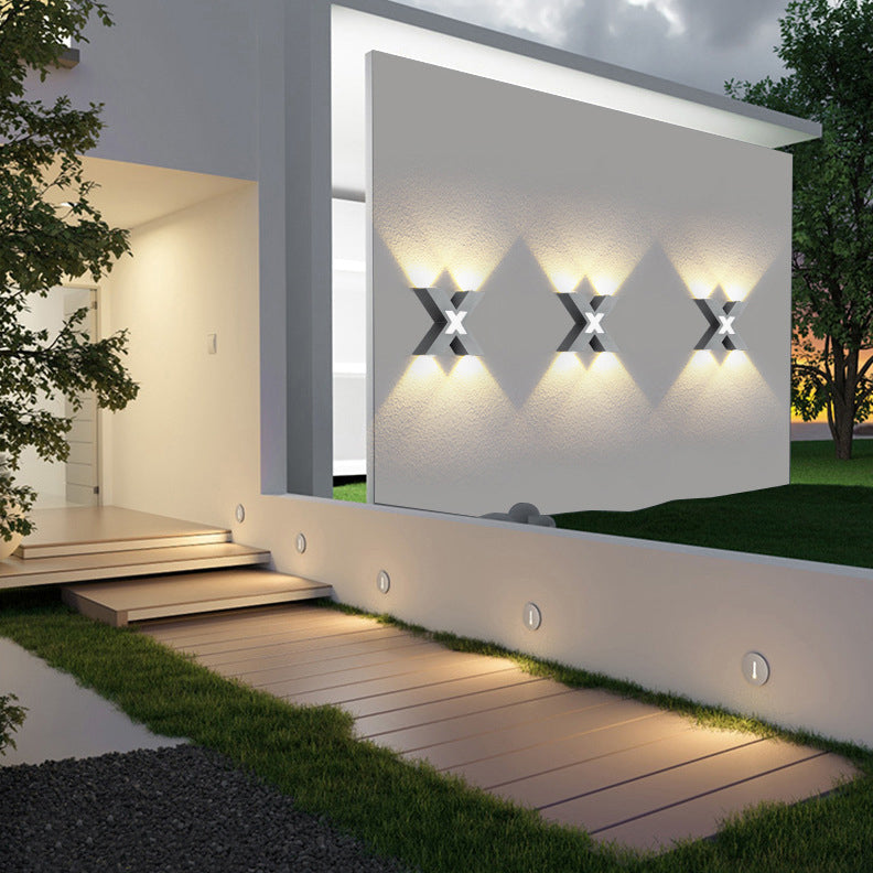 Applique Murale LED en Forme de X - Éclairage Extérieur Résistant aux Intempéries