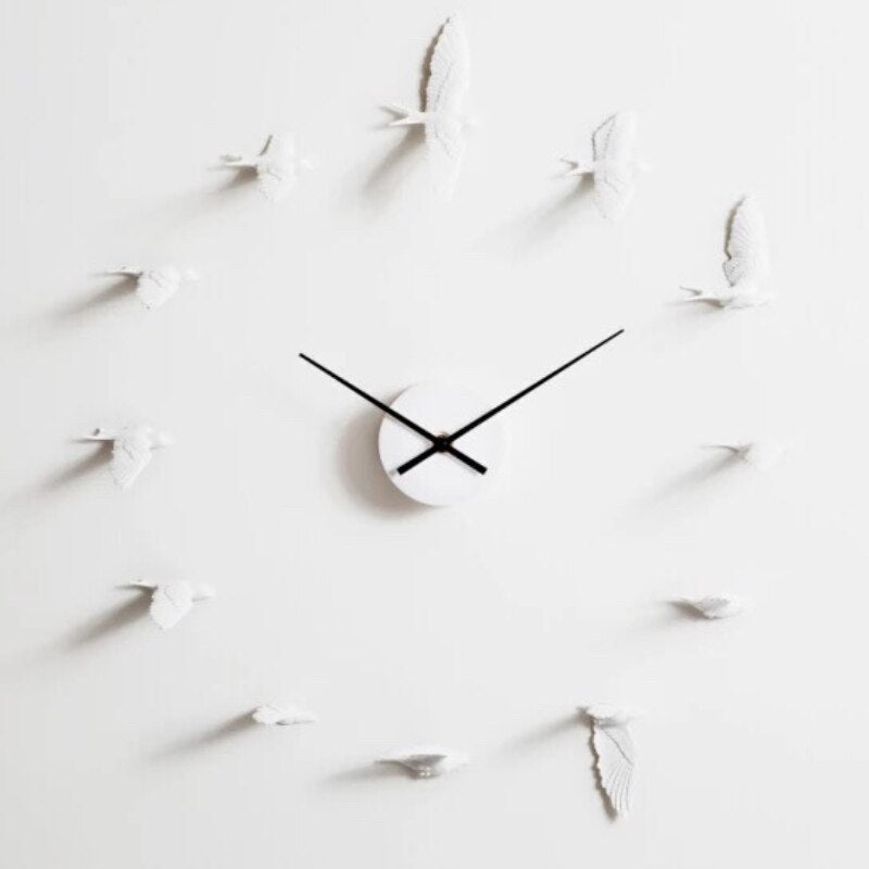 Horloge Murale Moderne avec Motif d'Hirondelle - Élégance et Précision pour Votre Décor