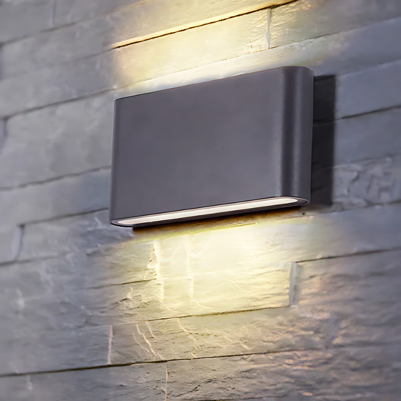 Lampe LED Extérieure Étanche - Éclairage Élégant et Énergétiquement Efficace