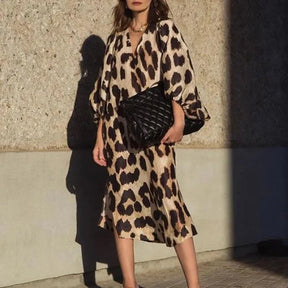 Robe Imprimé Léopard Élégante - Décolleté en V et Manches Lanternes
