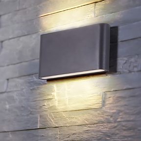 Lampe LED Extérieure Étanche - Éclairage Élégant et Énergétiquement Efficace