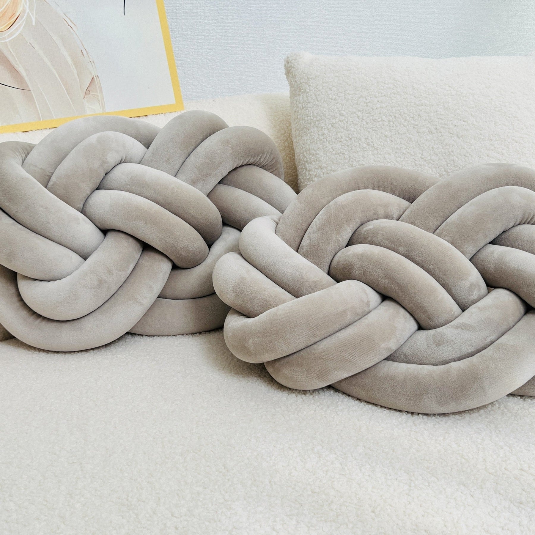 Coussins en Peluche en Forme de Nœud - Doux et Élégants pour Votre Intérieur