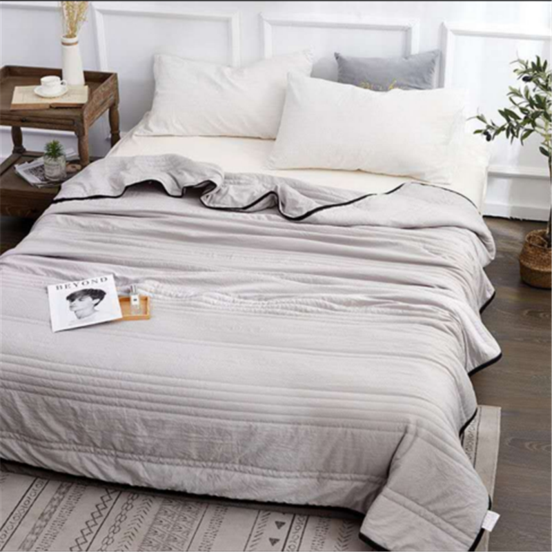 Couverture en Soie Rafraîchissante - Luxe et Confort pour Nuits Chaudes