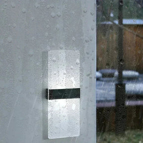 Applique Murale Solaire Moderne - Résistante aux Intempéries et Énergétiquement Efficace