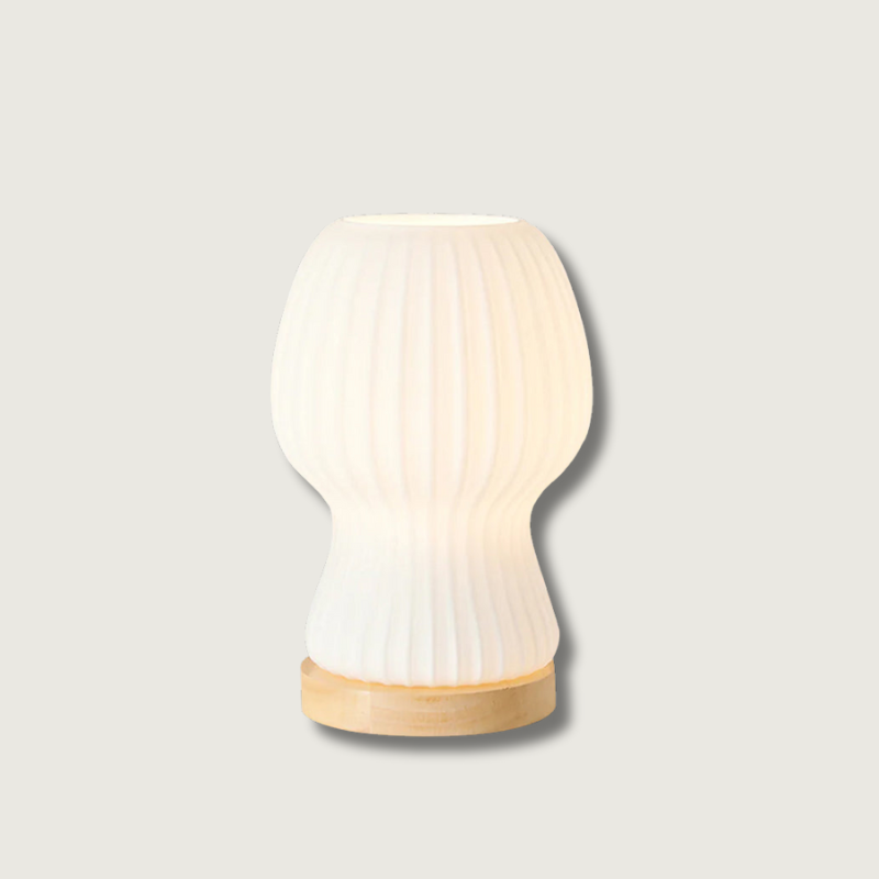 Lampe de Table en Verre Pliée - Élégance et Ambiance Chaleureuse